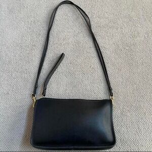 Vintage 1990s  COACH Black Leather Shoulder Crossbody Bag USA Used Bag 0664-909